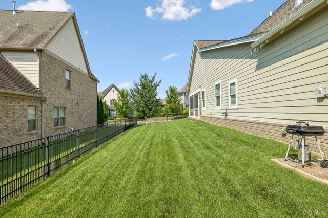 1002 Hornsby Dr, Franklin, TN 37064