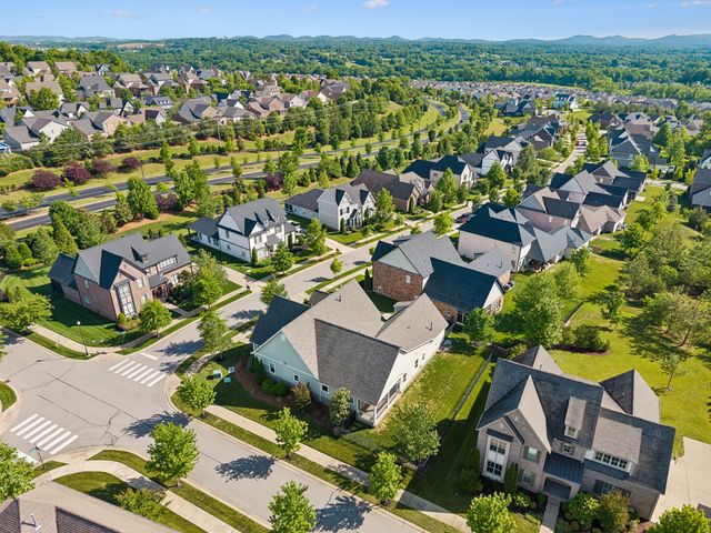 1002 Hornsby Dr, Franklin, TN 37064