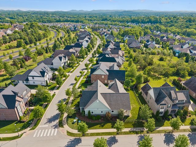 1002 Hornsby Dr, Franklin, TN 37064
