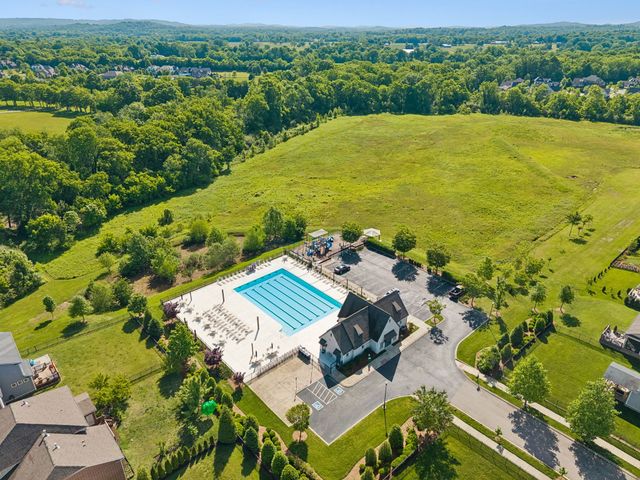 1002 Hornsby Dr, Franklin, TN 37064