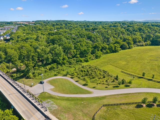 1002 Hornsby Dr, Franklin, TN 37064
