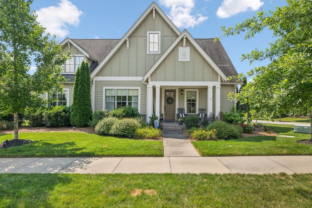 1002 Hornsby Dr, Franklin, TN 37064