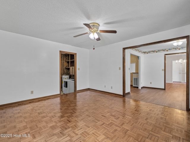 15 Dressler Drive, Jacksonville, NC 28540