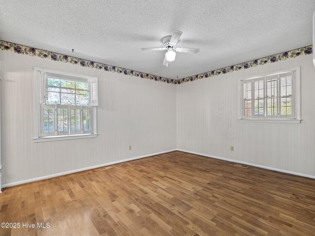 15 Dressler Drive, Jacksonville, NC 28540