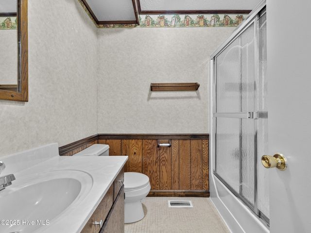 15 Dressler Drive, Jacksonville, NC 28540