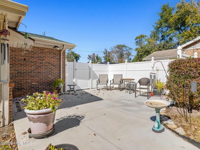 15 Dressler Drive, Jacksonville, NC 28540