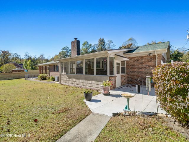 15 Dressler Drive, Jacksonville, NC 28540