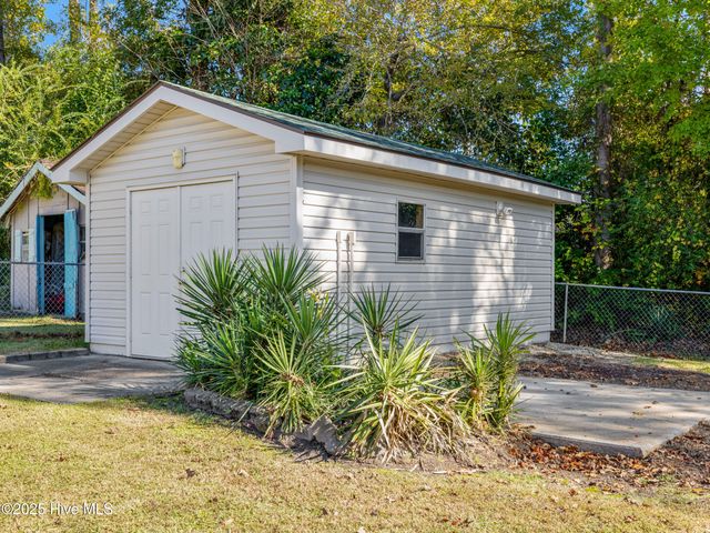 15 Dressler Drive, Jacksonville, NC 28540