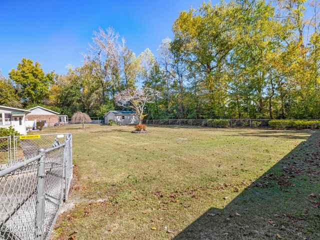 15 Dressler Drive, Jacksonville, NC 28540