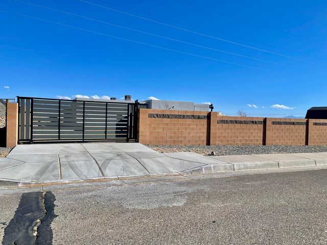 6201 Keyenta Place NW, Albuquerque, NM 87120