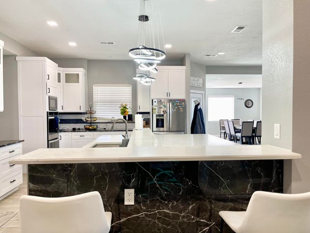 6201 Keyenta Place NW, Albuquerque, NM 87120