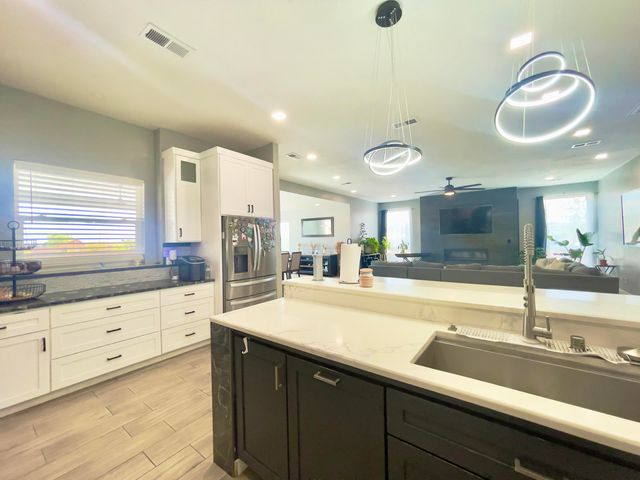 6201 Keyenta Place NW, Albuquerque, NM 87120