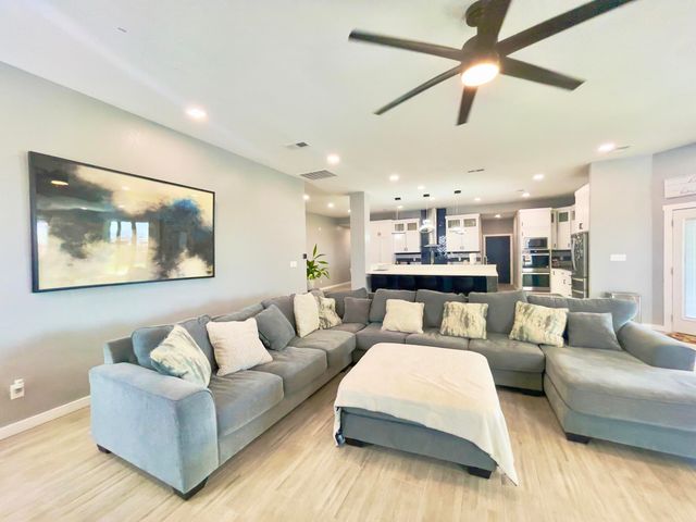 6201 Keyenta Place NW, Albuquerque, NM 87120