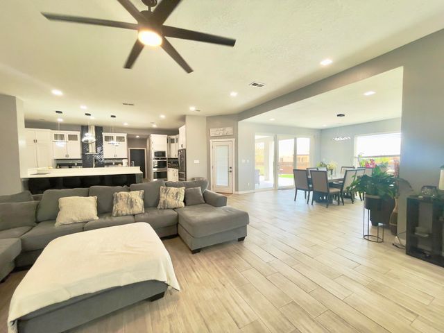 6201 Keyenta Place NW, Albuquerque, NM 87120