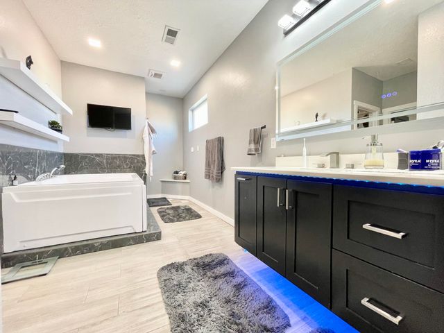 6201 Keyenta Place NW, Albuquerque, NM 87120