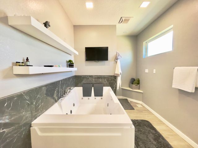 6201 Keyenta Place NW, Albuquerque, NM 87120