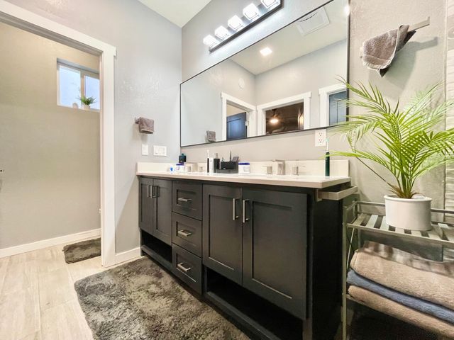 6201 Keyenta Place NW, Albuquerque, NM 87120