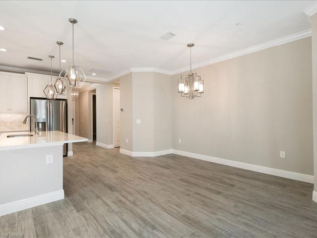 2306 Marquesa CIR, Naples, FL 34112
