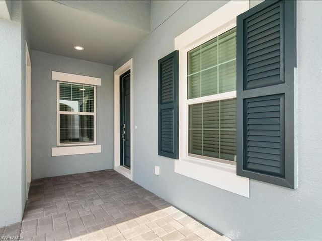 2306 Marquesa CIR, Naples, FL 34112