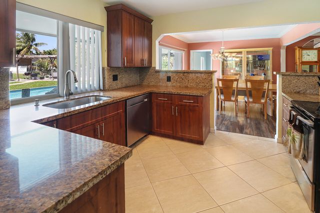 9901 NW 37th Street, Coral Springs, FL 33065