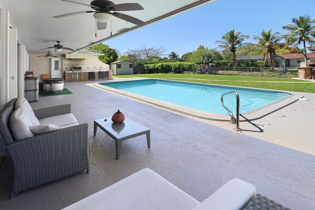 9901 NW 37th Street, Coral Springs, FL 33065