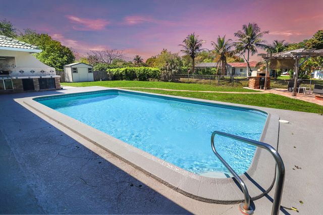 9901 NW 37th Street, Coral Springs, FL 33065