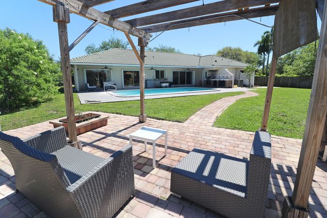 9901 NW 37th Street, Coral Springs, FL 33065