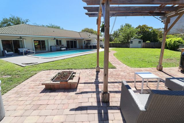 9901 NW 37th Street, Coral Springs, FL 33065