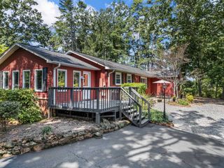 233 W Durham Street, Landrum, SC 29356
