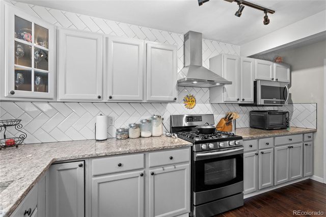 2212 Hyacinth Road, Littleton, CO 80129