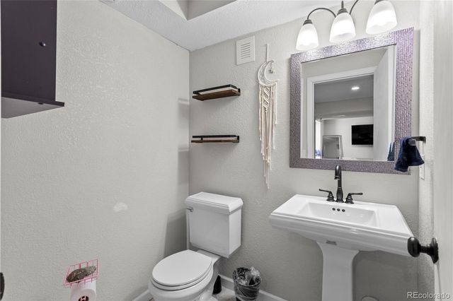 2212 Hyacinth Road, Littleton, CO 80129
