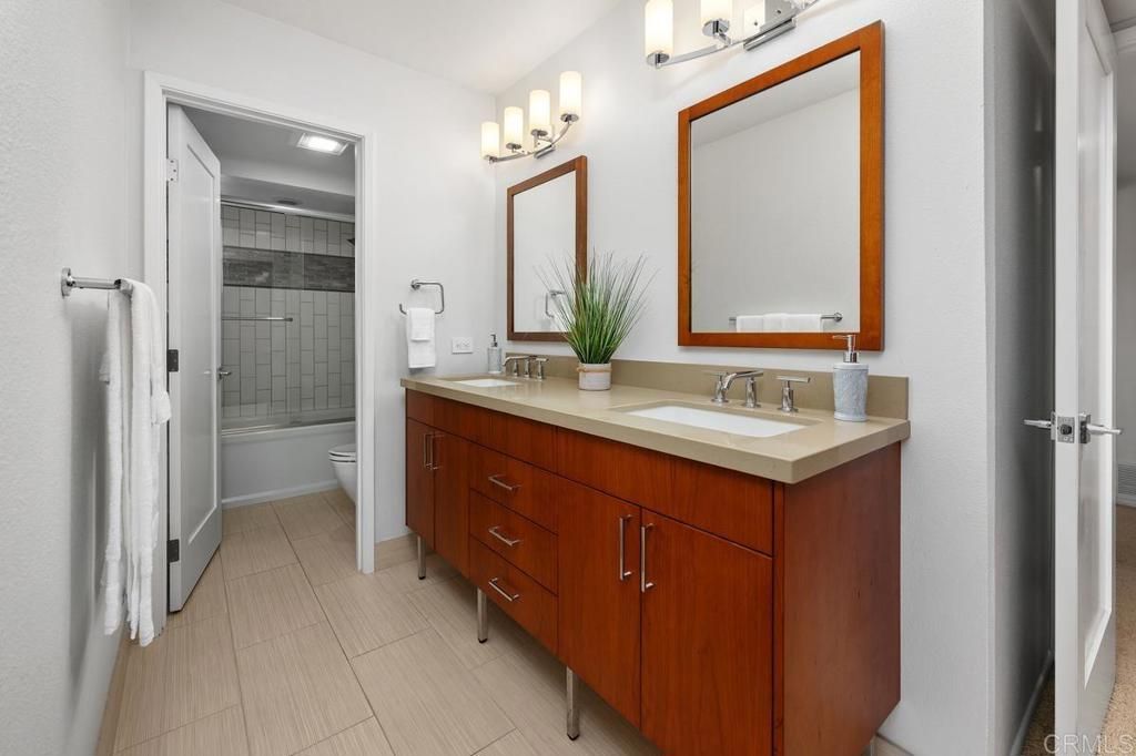 Image 23 of property listing at 2020 Caminito Circulo Sur, La Jolla, CA 92037