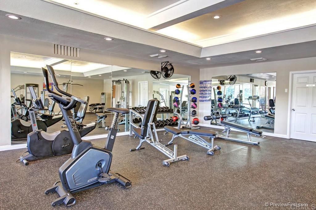 Image 26 of property listing at 2020 Caminito Circulo Sur, La Jolla, CA 92037