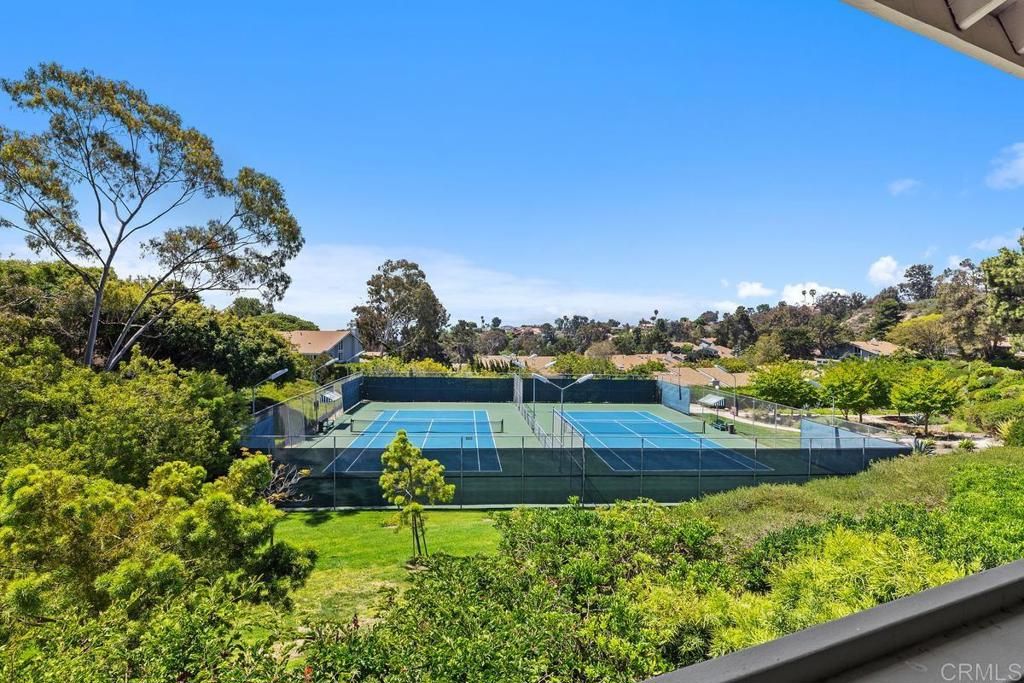Image 27 of property listing at 2020 Caminito Circulo Sur, La Jolla, CA 92037