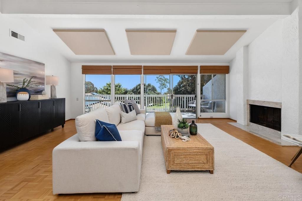 Image 5 of property listing at 2020 Caminito Circulo Sur, La Jolla, CA 92037
