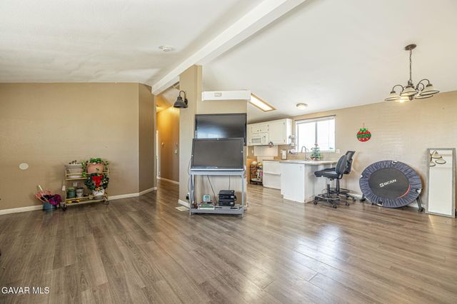 277 Longhorn Avenue, Mojave, CA 93501