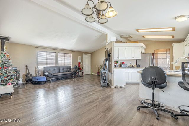 277 Longhorn Avenue, Mojave, CA 93501