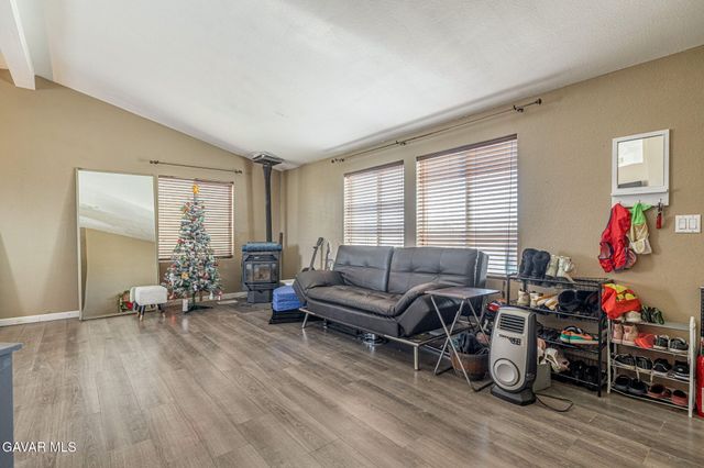 277 Longhorn Avenue, Mojave, CA 93501