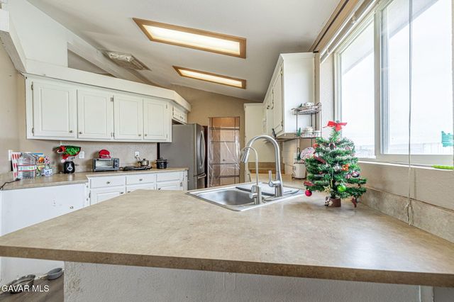 277 Longhorn Avenue, Mojave, CA 93501