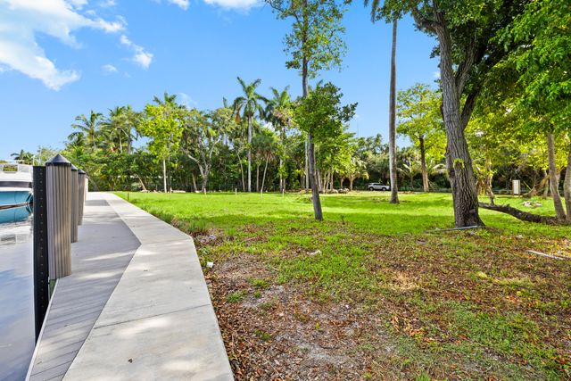 333 SW 14th Way, Fort Lauderdale, FL 33312
