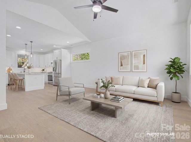 617 W Allen Street, Hendersonville, NC 28739