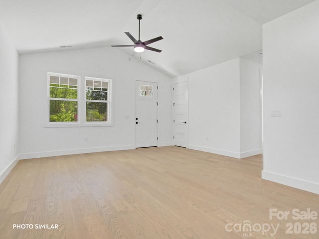 617 W Allen Street, Hendersonville, NC 28739