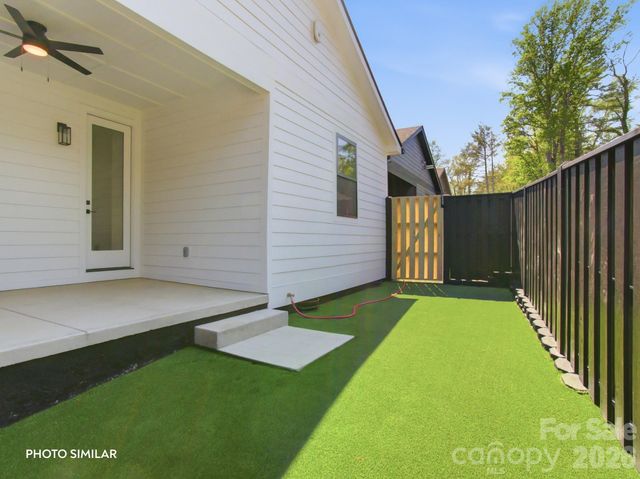 617 W Allen Street, Hendersonville, NC 28739