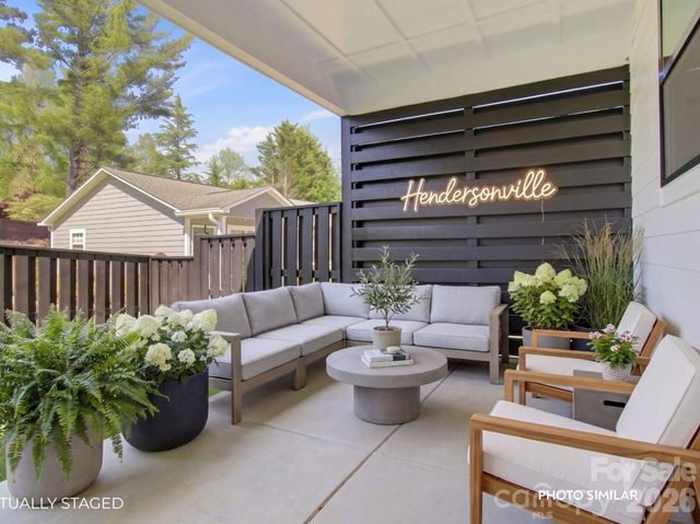 617 W Allen Street, Hendersonville, NC 28739