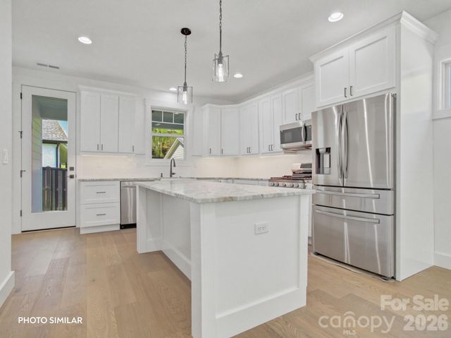 617 W Allen Street, Hendersonville, NC 28739