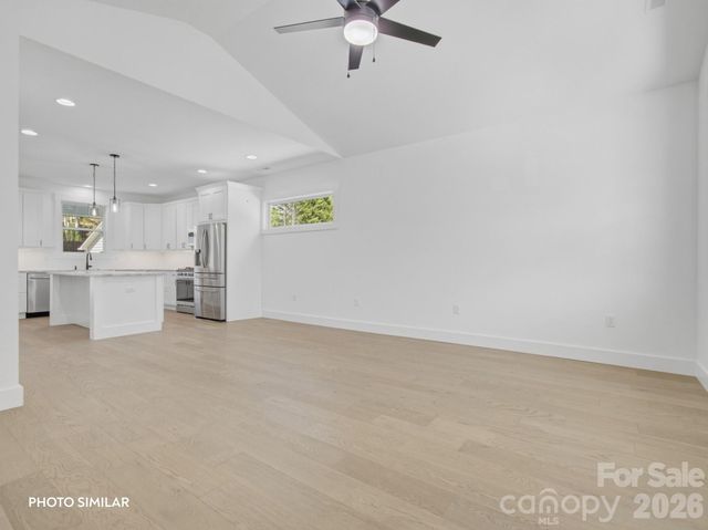 617 W Allen Street, Hendersonville, NC 28739