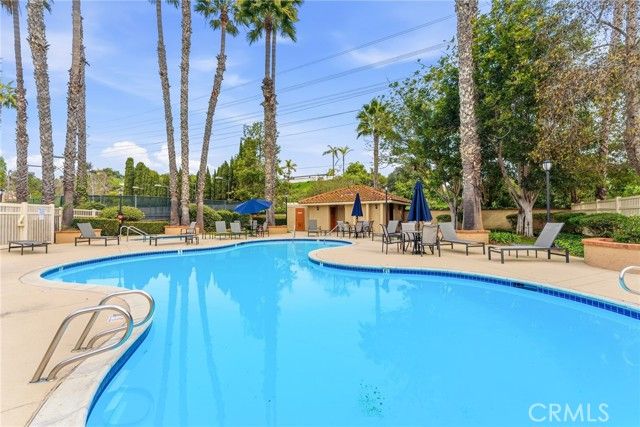 7767 Caminito Monarca 100, Carlsbad, CA 92009