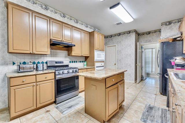8914 Beawood Drive, Houston, TX 77083