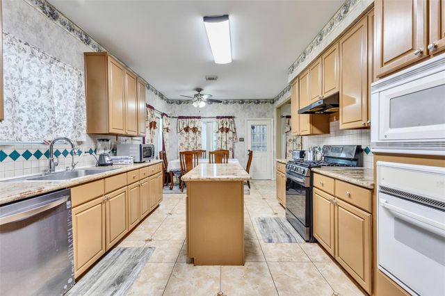 8914 Beawood Drive, Houston, TX 77083