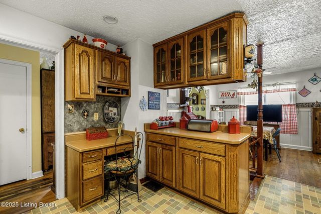 1640 Oriole Dr, New Albany, IN 47150